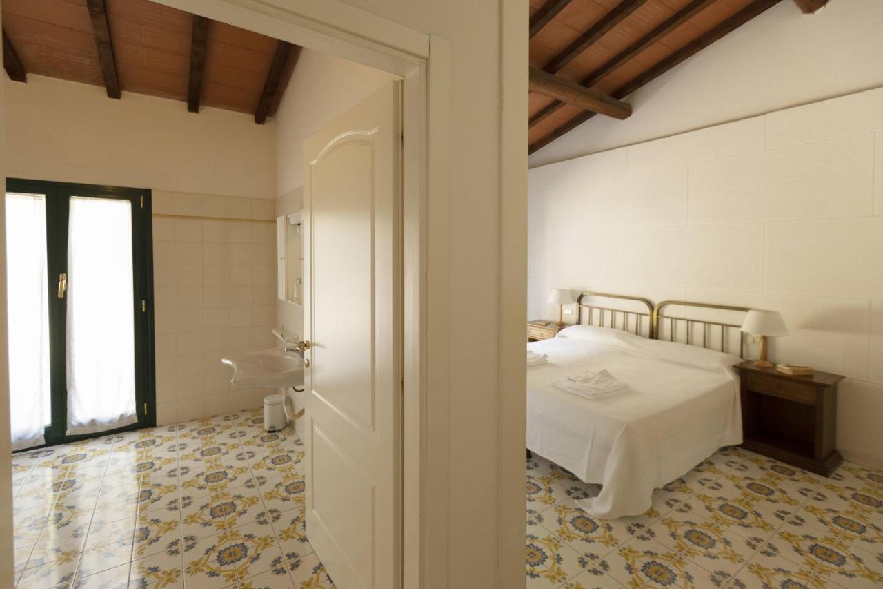 Razza Del Casalone Hostal Grosseto Exterior foto