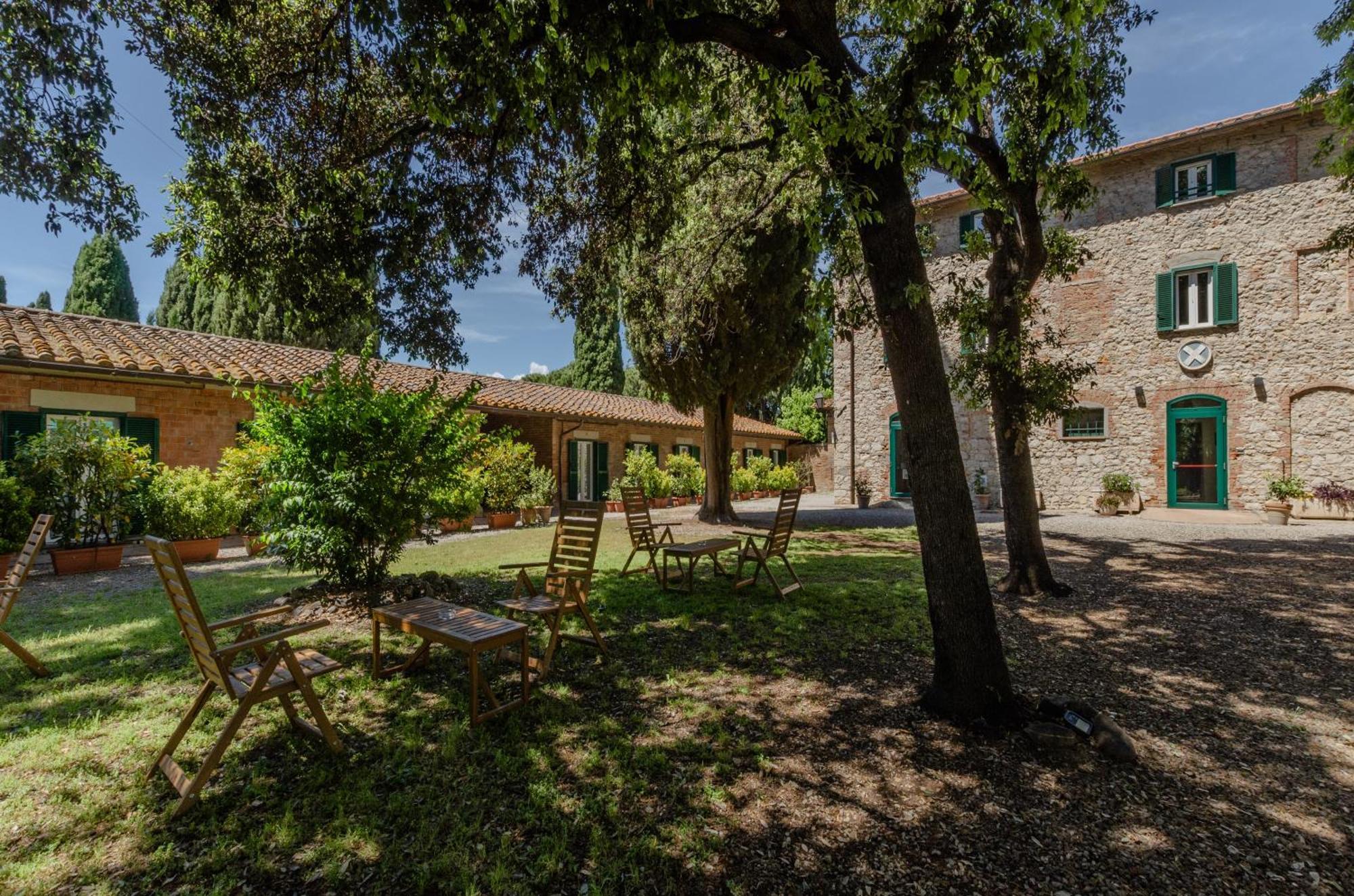 Razza Del Casalone Hostal Grosseto Exterior foto