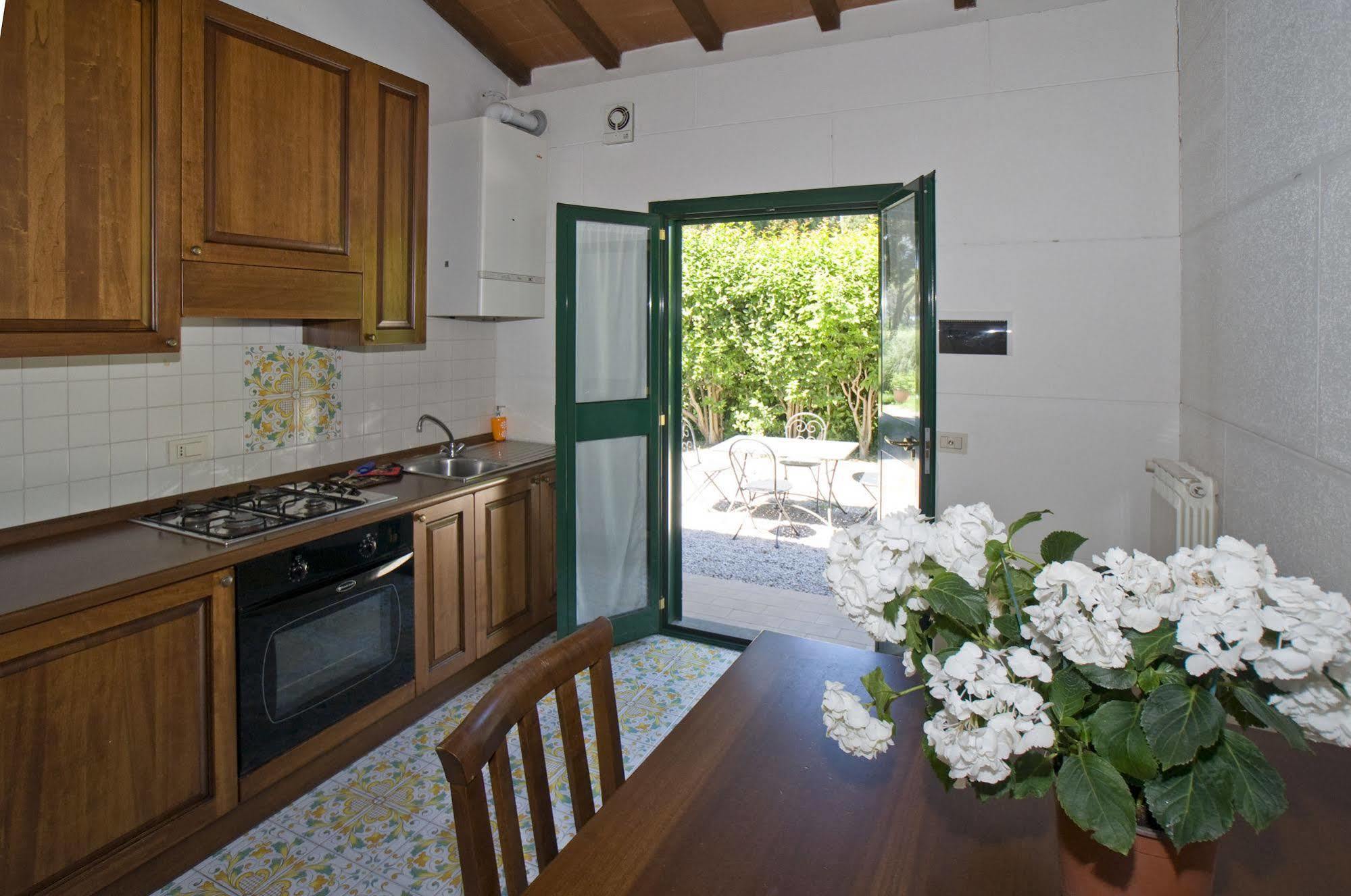 Razza Del Casalone Hostal Grosseto Exterior foto